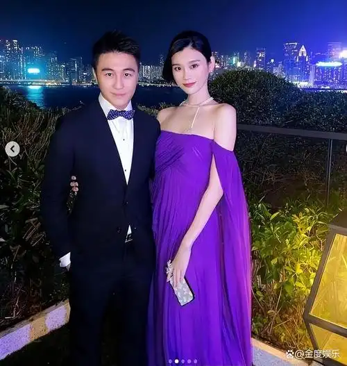 奚梦瑶何猷君参加豪门婚礼:夫妻甜蜜搂腰,女方小腹微隆疑怀三胎