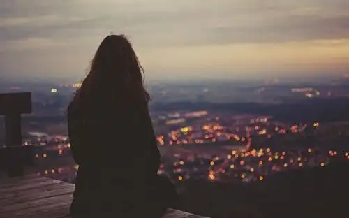 特别无助的心情说说很短很伤感让人边看边哭