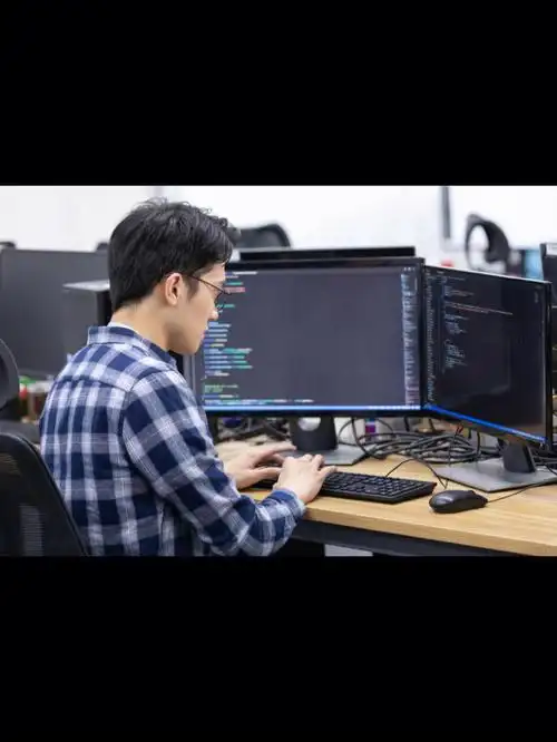 93随着互联网行业的迅速发展,很多同学都将目光投向了it专业.