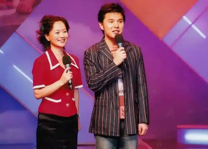 离婚30后,鞠萍姐姐被第二任丈夫宠成了公主_父母_弹钢琴_时候