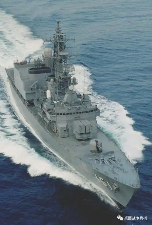 日本海军战后第二代多功能驱逐舰初雪级的改进型