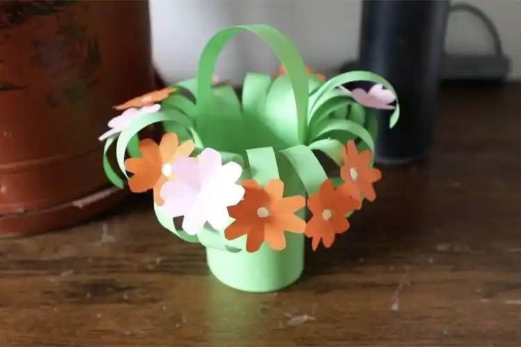 孩子彩纸偷偷拿几张教你手工自制漂亮小花篮女生们都喜欢