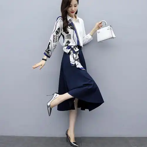 初春时尚气质减龄连衣裙2020年春季新款女装春秋洋气裙子两件套装