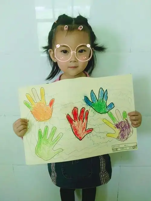 【中一班】本周童心童画主题《有趣的小手》