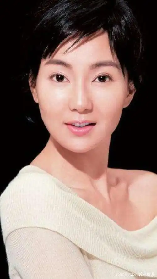 张曼玉时尚气质写真照,优雅迷人