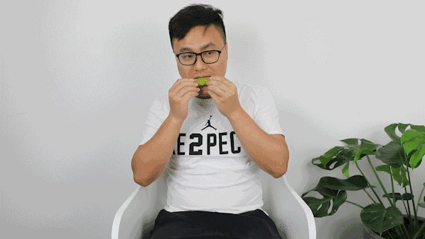 挑战不带任何表情地吃柠檬,广东人果然不负众望!