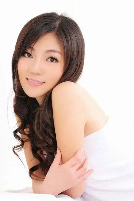 新子(歌手) 简历 - 名人简历