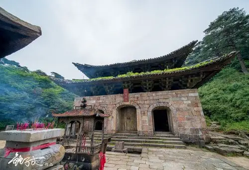 【携程攻略】三清山三清宫景点,三清宫景区平均海拔约1500多米,范围南