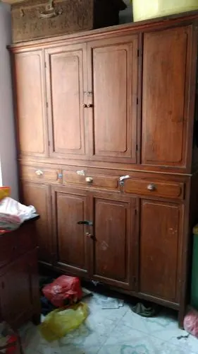 麻烦专家帮忙看看这个老柜子值不值钱