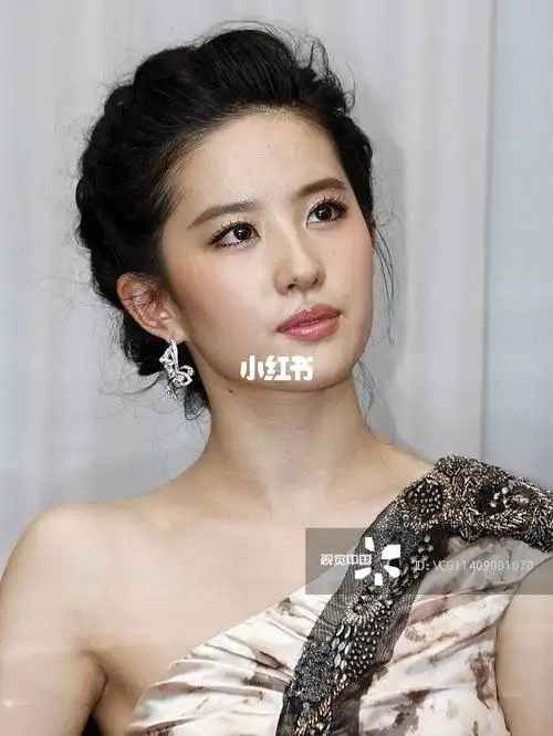 视觉中国怼脸生图直出~ 像古希腊的女神_刘亦菲_淡妆_妆容_娱乐_明星