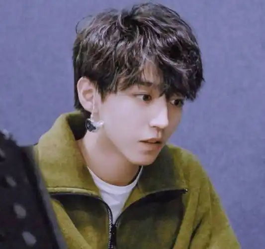 王俊凯荧幕初吻被夺走 ?