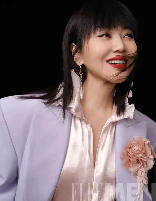 50岁闫妮装嫩失败大翻车!