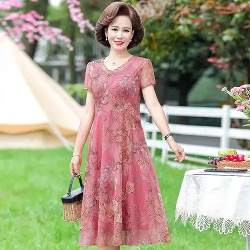 中老年女夏装连衣裙洋气50岁年轻中年妈妈装夏装穿的碎花群子气质