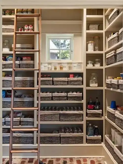 ▼储藏室▼酒窖▼健身室地下室总是让人充满想象.