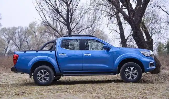 试驾带后锁自主高性价比国六柴油纳瓦拉