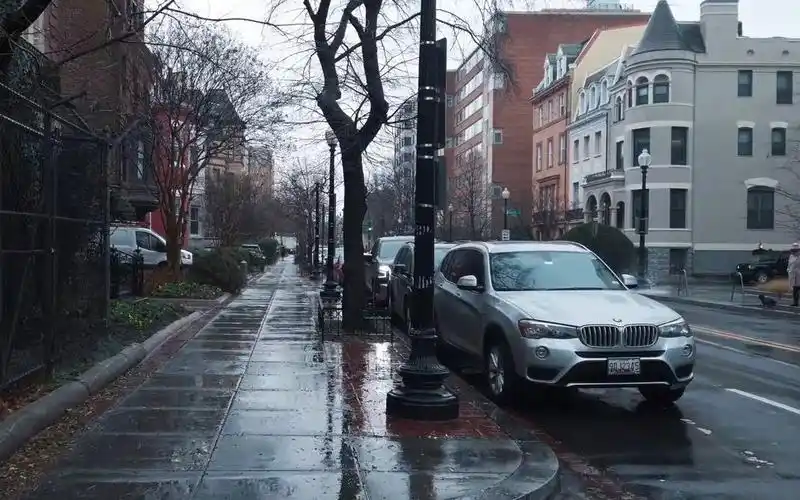 自然音走在华盛顿washingtondc街上的下雨声