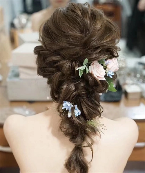 清新鲜花新娘发型 把春天搬进造型里