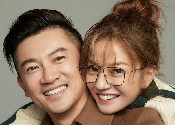 苏有朋为赵薇庆生 被调侃今年说话技巧高多了