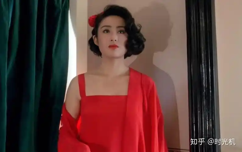 张敏,九十年代大红大紫的性感尤物,如今再难寻觅当年娇艳!