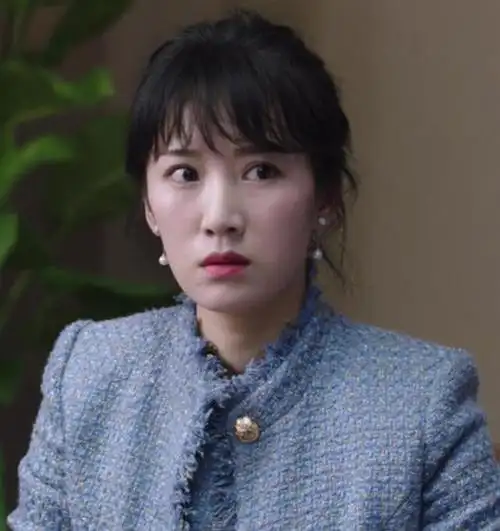 阔太李念大秀火辣身材,频带儿子出镜,却始终未见富豪老公?