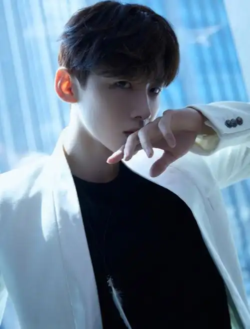 看白敬亭的男友风穿衣,帅出新天际|蔡徐坤|小鲜肉|男神_网易订阅