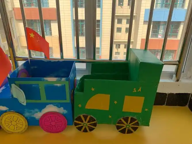 纸箱汽车嘟嘟嘟