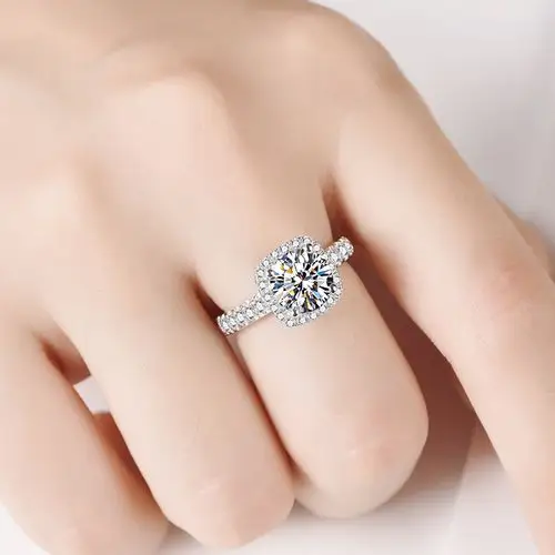 18k白金莫桑石戒指 1克拉方围豪华群镶莫桑女戒d色正品过钻笔