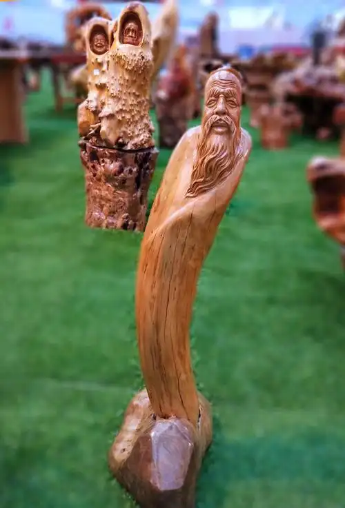 根雕艺术自然美根材美色泽美