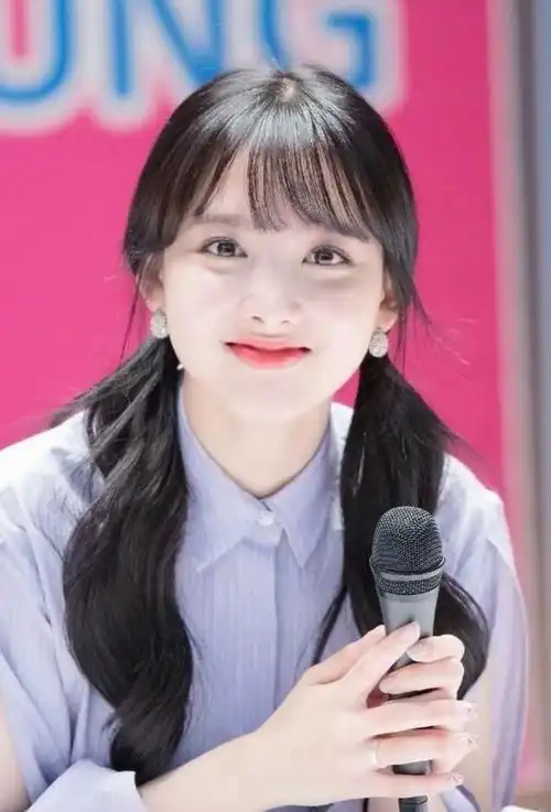 像林娜琏这样的低双马尾,扎上简直糖分爆表,太甜了吧