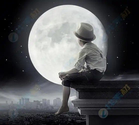 月空屋顶上小男孩高清图片下载