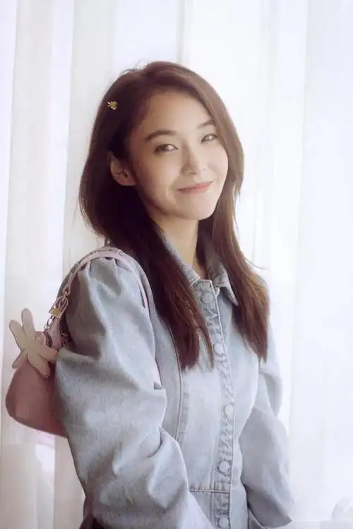 吉林美女——张佳宁,性感靓丽,清纯灵动,未来可期_网易订阅