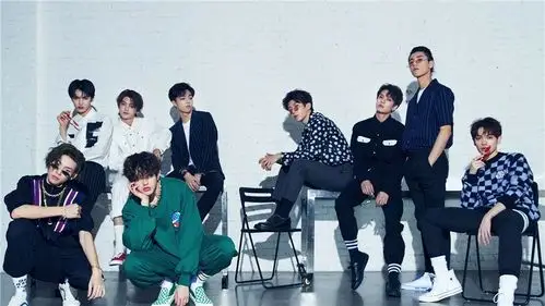 红秀grazianinepercent首次大刊封面集体拍摄花絮追梦少年冲啊