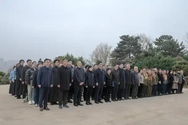 永远的丰碑八宝山革命公墓清明爱国主义联合祭扫活动举办
