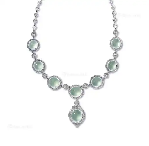 18k白金镶嵌天然缅甸冰种翡翠蛋面8颗,配钻石,蛋面尺寸不一,项链长约
