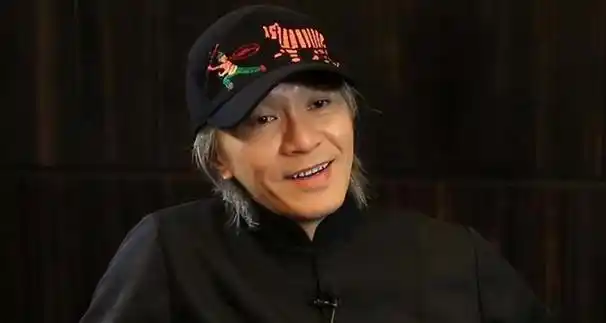 62岁周星驰未婚原因曝光,并不是因为朱茵,而是终身难忘的她