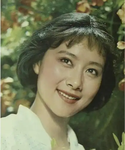 5年没演戏的黄梅莹年轻时端庄秀丽感谢徐峥帮她弥补遗憾