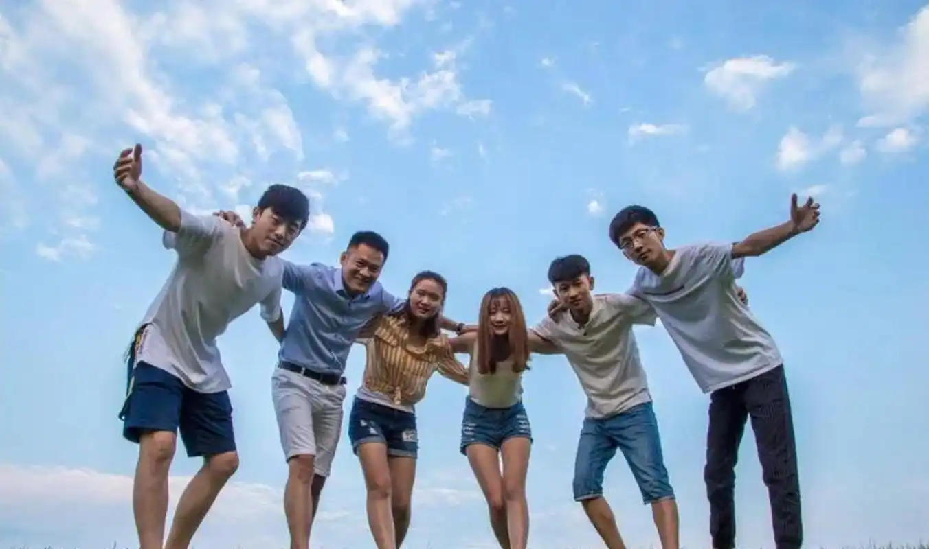 大家有没有发现,当下中国年轻人的消费兴趣变了?