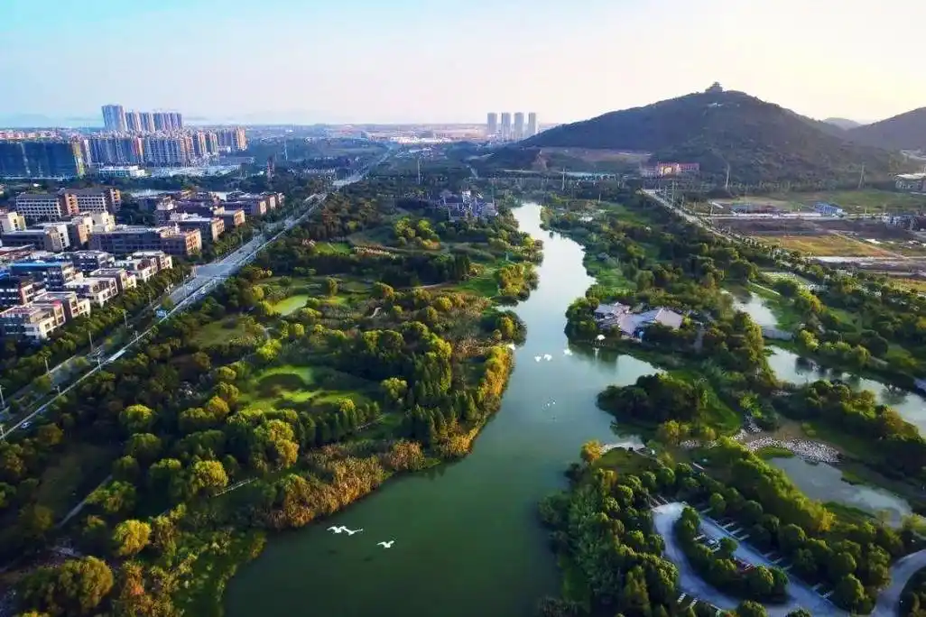长广溪国家湿地公园:自然与和谐的赞歌 在江南的烟雨中,无锡长广溪