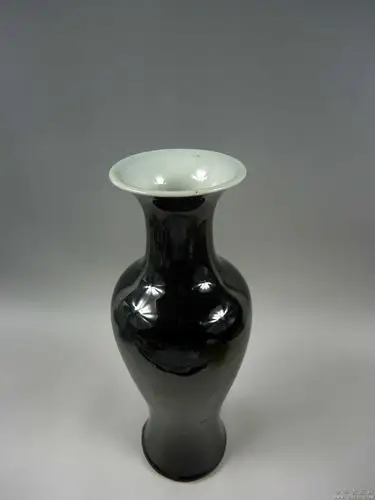 清晚--乌金釉大观音瓶