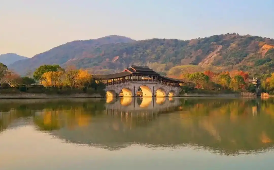 无锡长广溪湿地公园:金光穿洞 美轮美奂