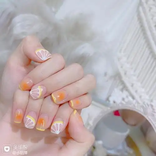 法式腮红甲柠檬水果美甲图片