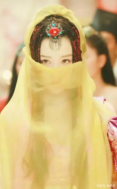 你认识所有戴面具的女星吗?