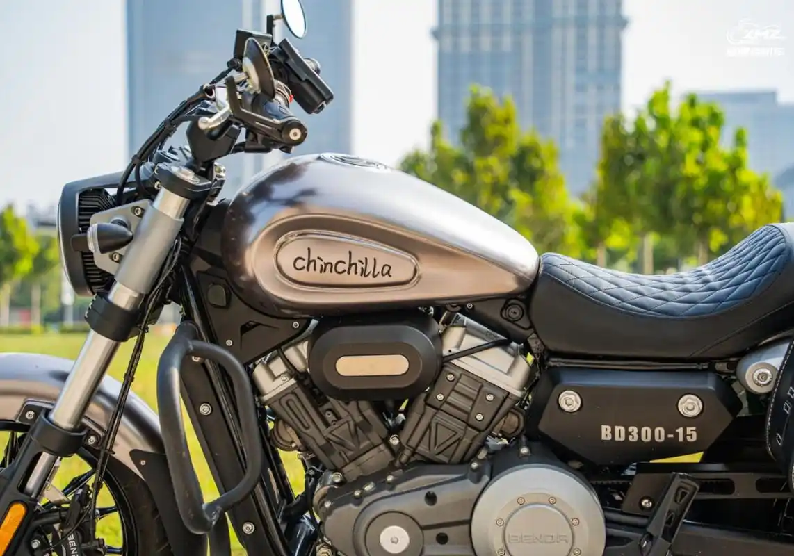 作为一款受到年轻人热捧的摩托车,奔达金吉拉300在外观,性能和价格等