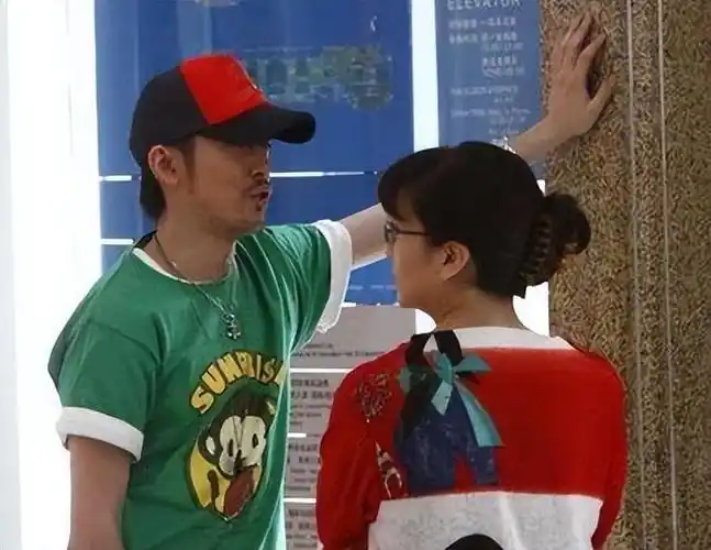 风情女人江珊离婚后潇洒人间四度爱上硬汉和新丈夫快乐为伴