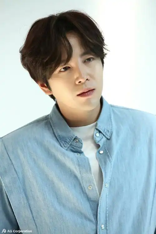 张根硕新海报照片拍摄花絮