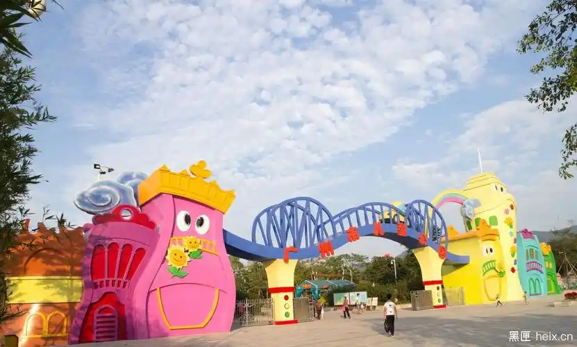 本期,黑匣带你走进广州儿童公园,那里有一面会动,会"说故事"的墙.