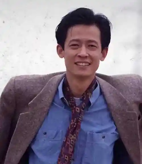 王志文年轻时算不算大帅哥?同学说没想过他能红,却成30年前顶