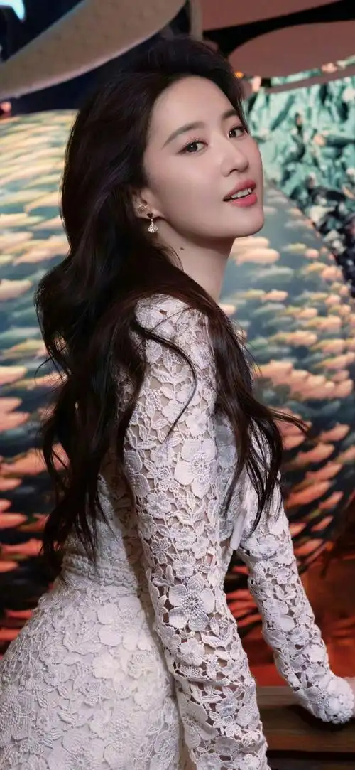 刘亦菲壁纸盛宴,高清美图尽显其超凡脱俗的气质