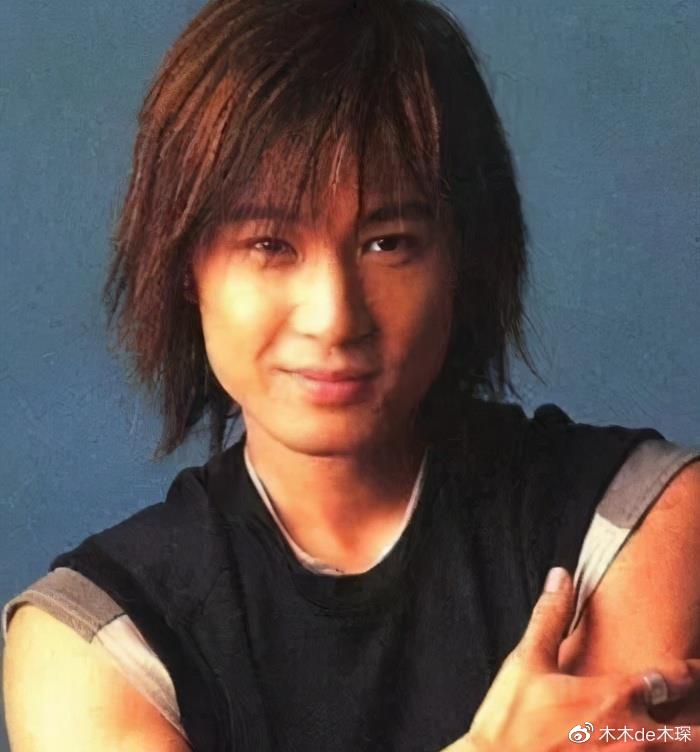 从"帅小生"到"肌肉男",45岁许绍洋罕露面,离开女友成猫奴