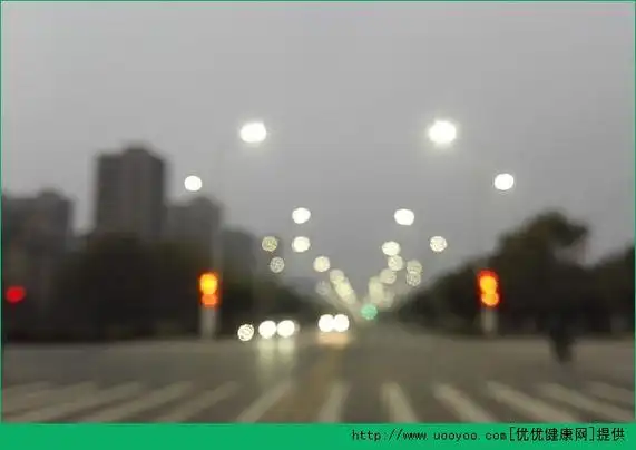 中年人眼睛模糊是什么原因中年人眼睛看不清是怎么回事多图